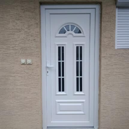 PVC ulazna vrata Inoutic / Deceuninck